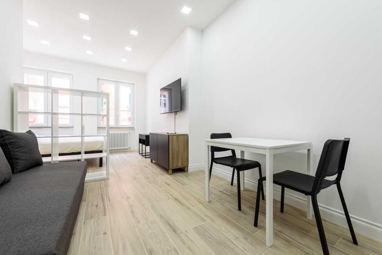 Tommaseo Seaside Apartments Неаполь Экстерьер фото