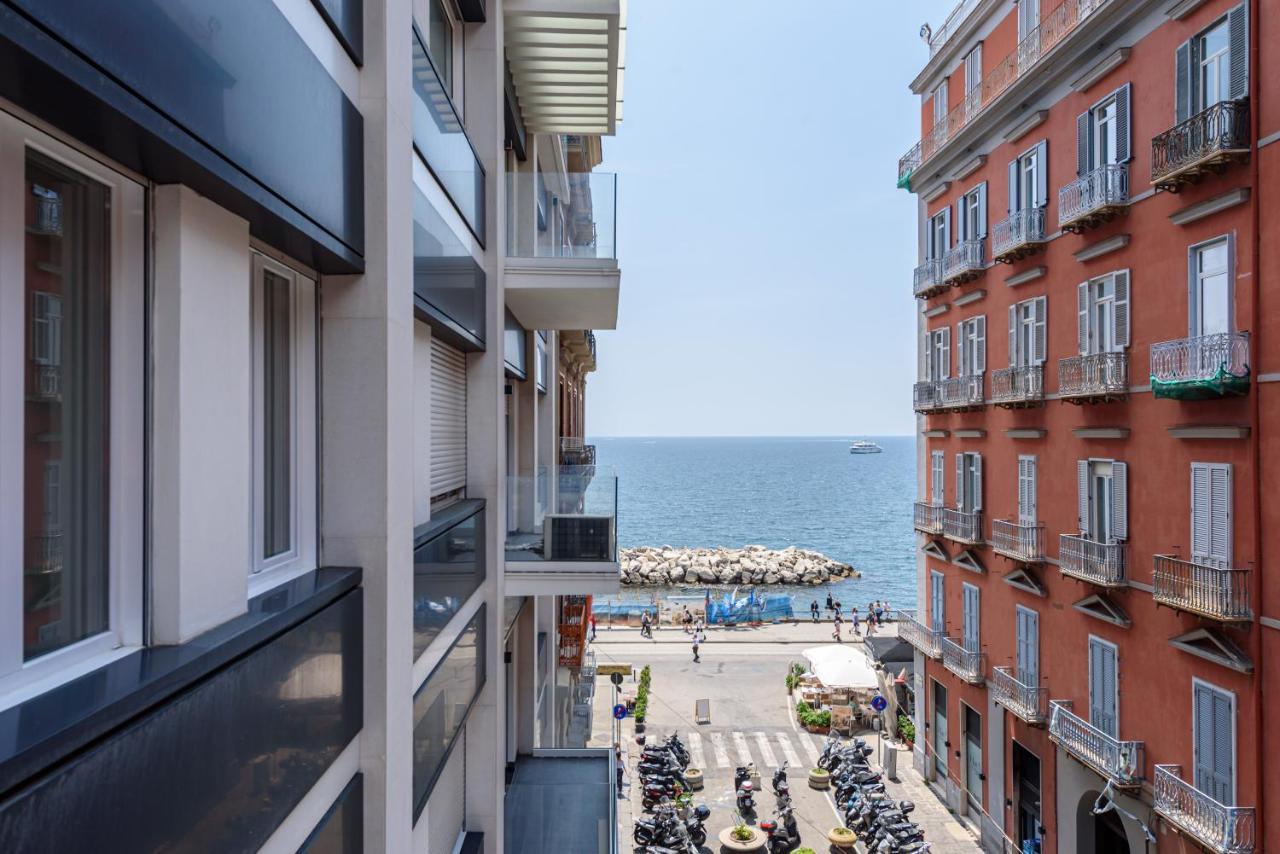 Tommaseo Seaside Apartments Неаполь Экстерьер фото