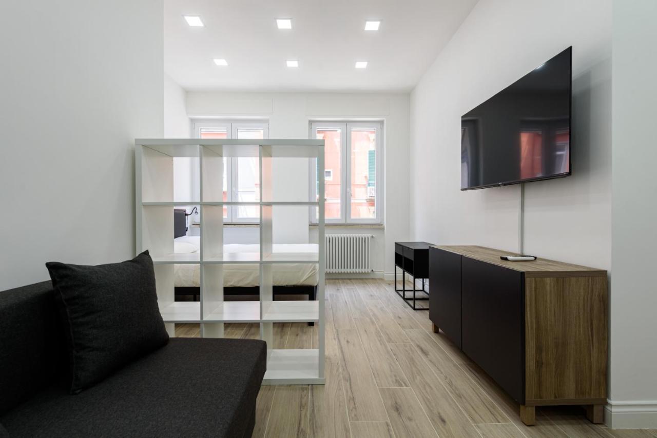 Tommaseo Seaside Apartments Неаполь Экстерьер фото